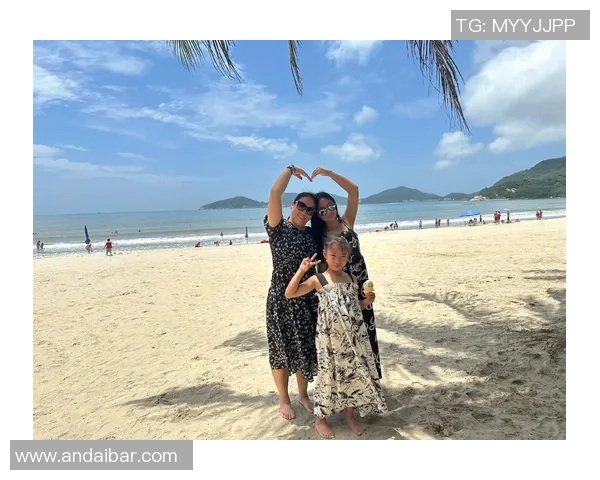 夏日海滨魅力：精选舒适休闲泳装让你尽享阳光与海浪的完美融合