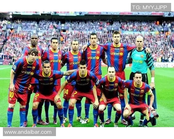 足坛焦点：梅西复出引发全球关注 曼联与巴萨争夺冠军之路更激烈